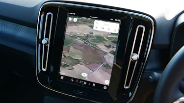 Used Volvo C40 - screen