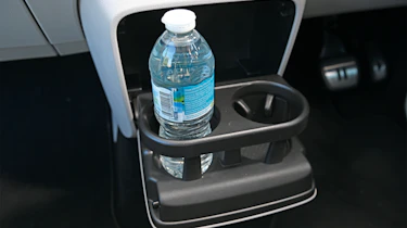 VW ID. Buzz LWB - cup holder