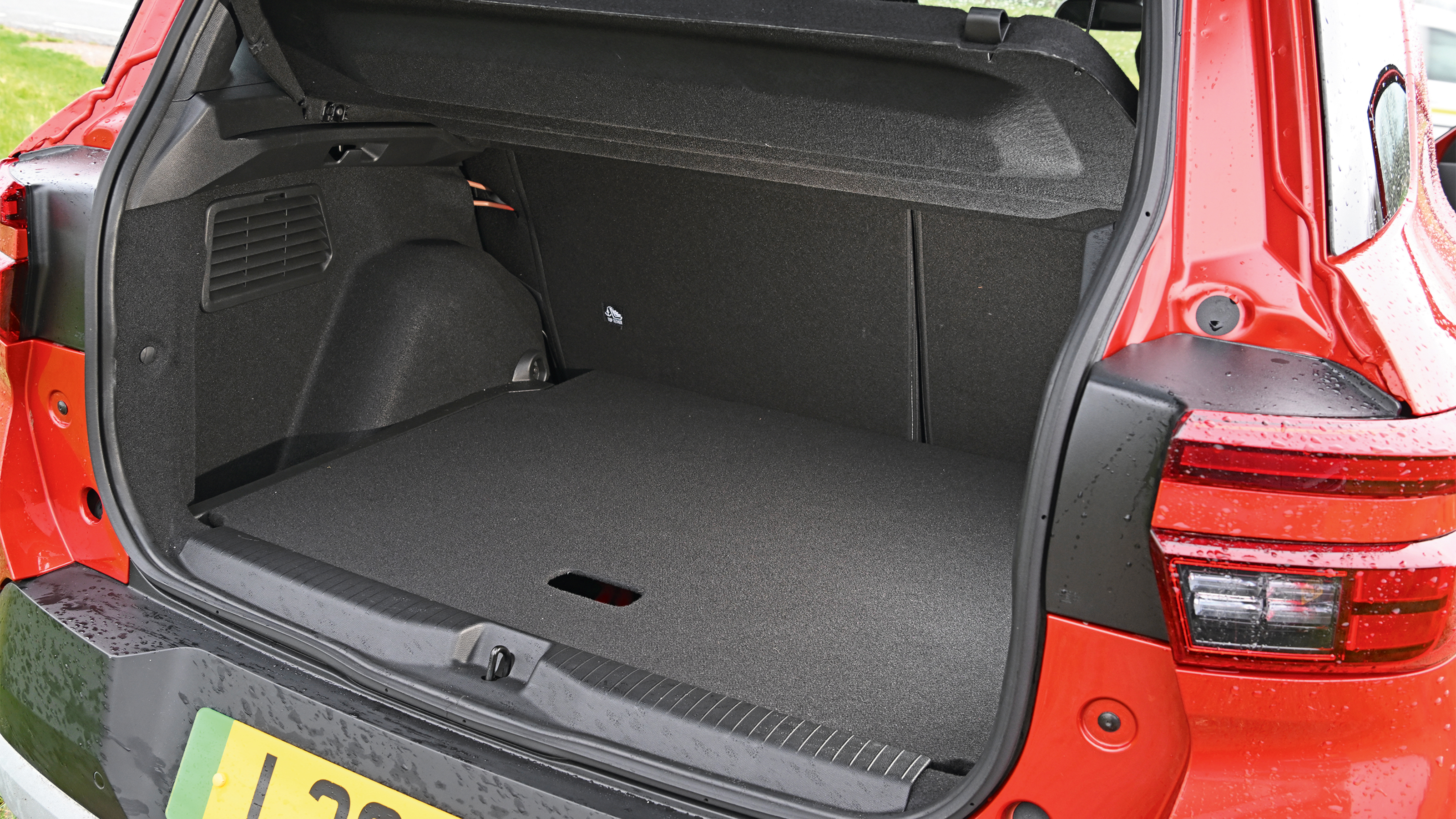 Vauxhall Frontera - boot space