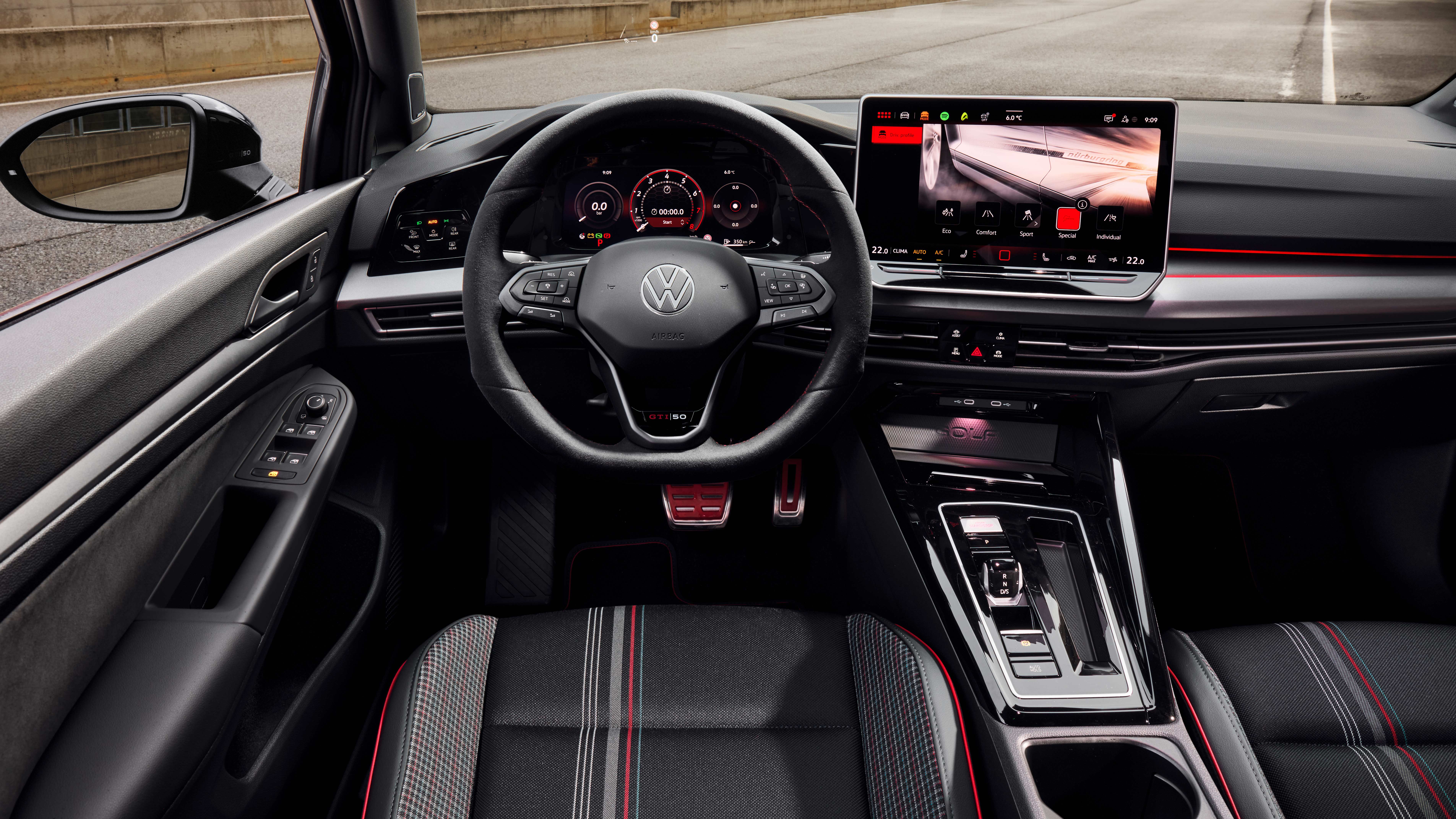 Volkswagen Golf GTI Edition 50 - dash