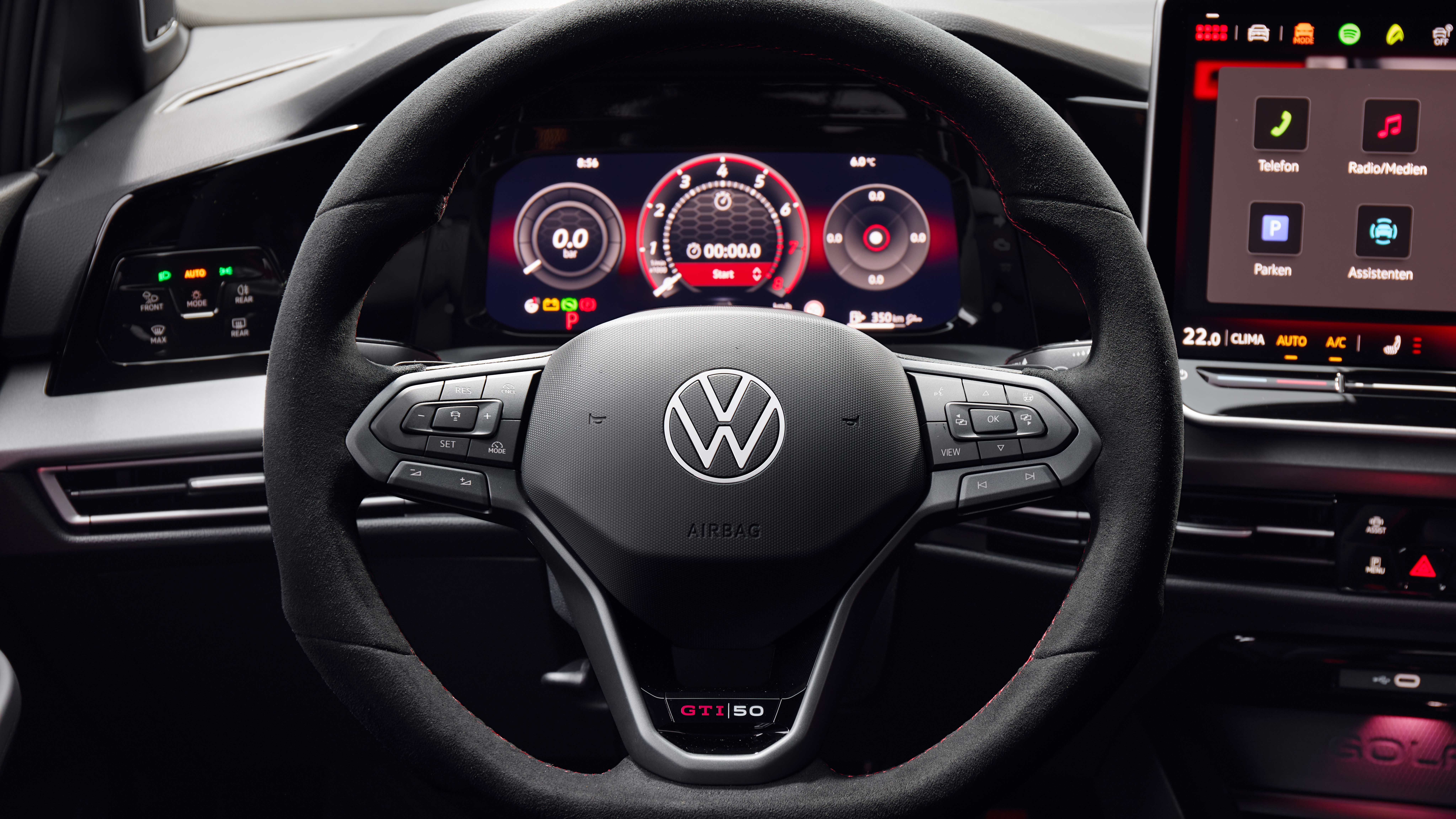 Volkswagen Golf GTI Edition 50 - steering wheel