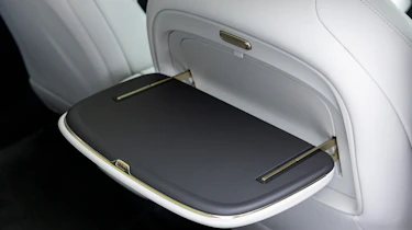 Xpeng P7+ - rear seat tray