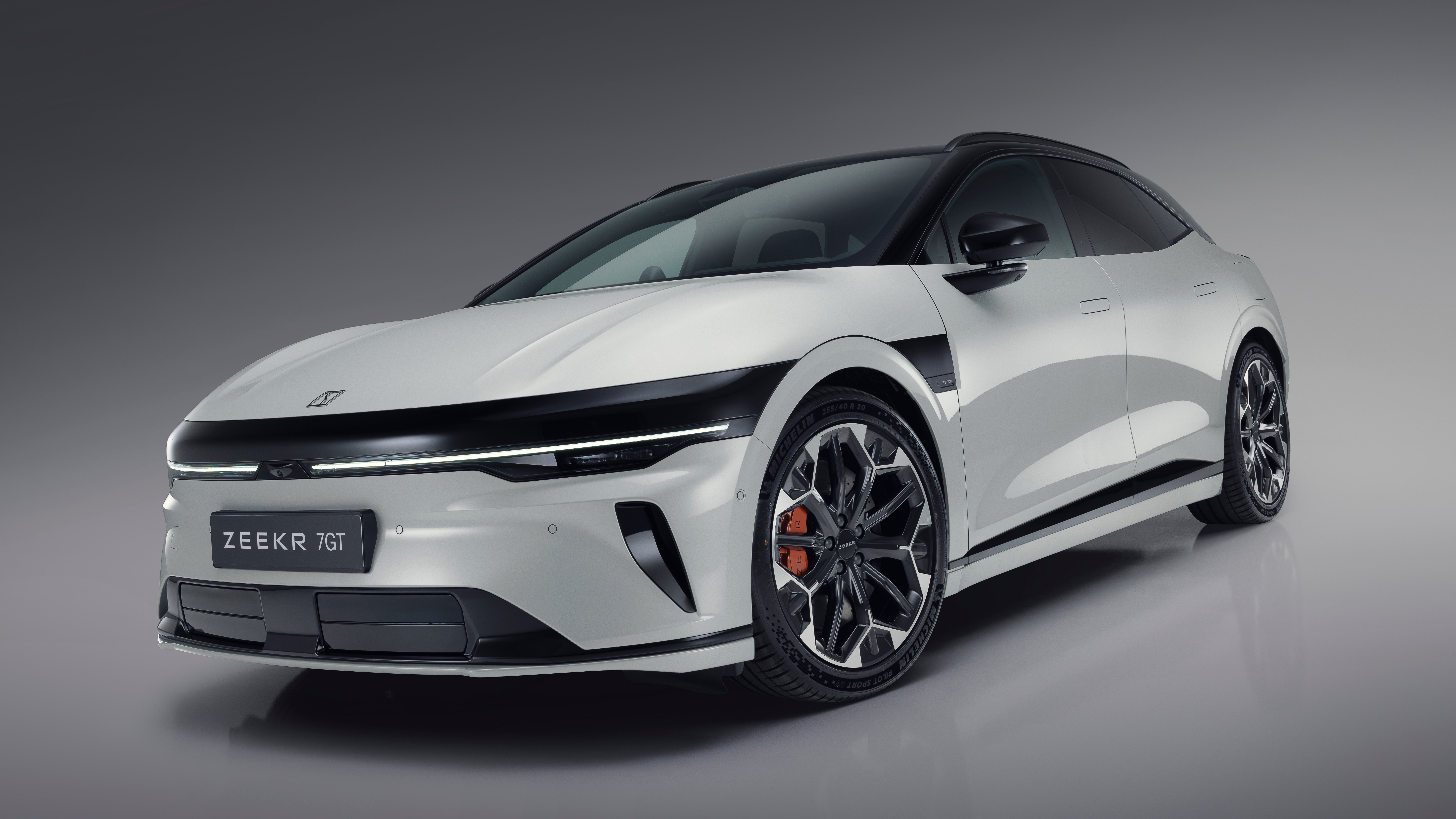 Zeekr 7GT - front