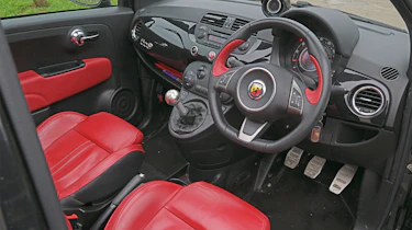 Abarth 600e Scorpionissima - 595 interior
