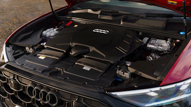 Audi Q8 - engine bay