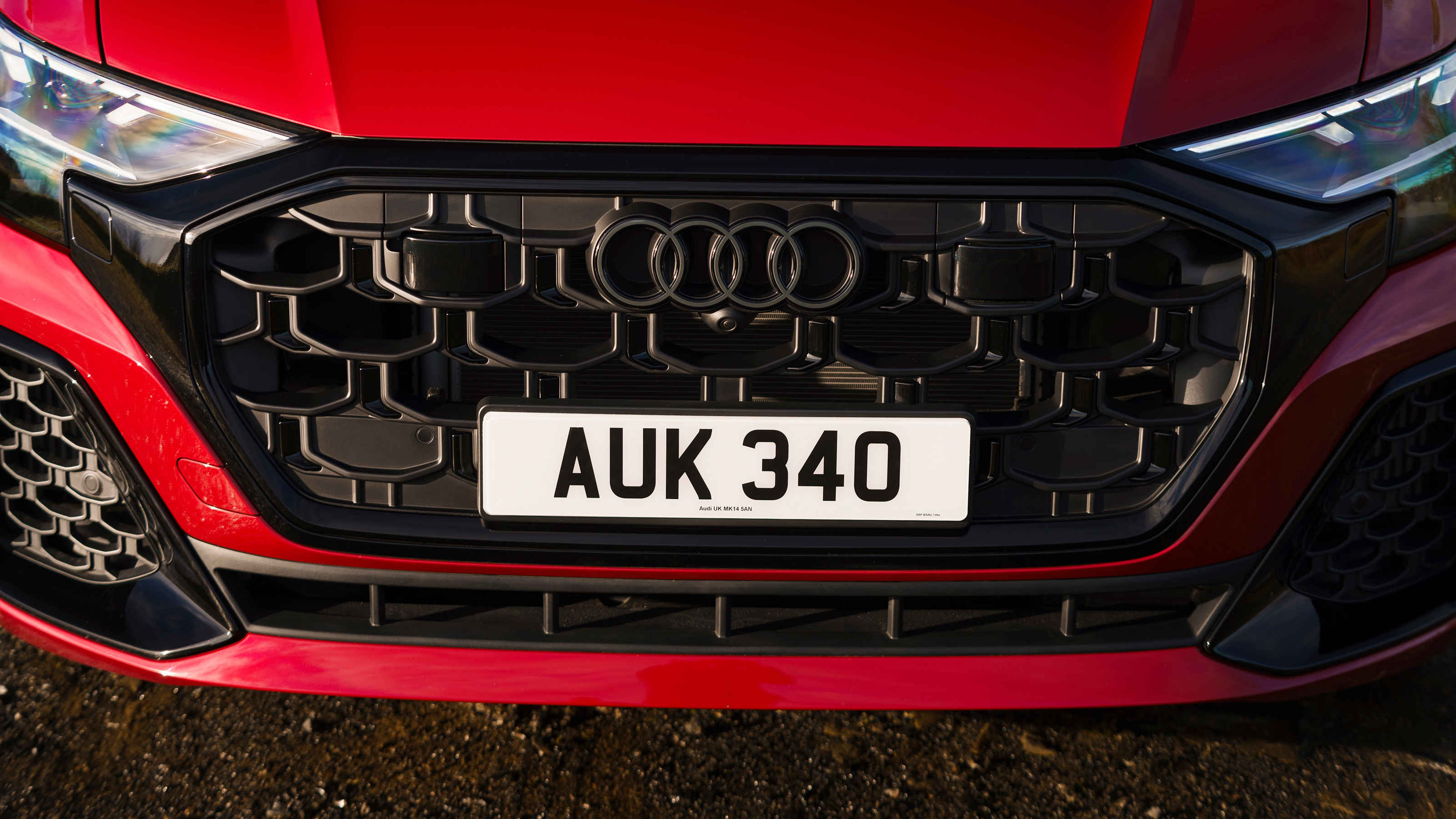 Audi Q8 - grille