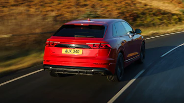 Audi Q8 - rear tracking