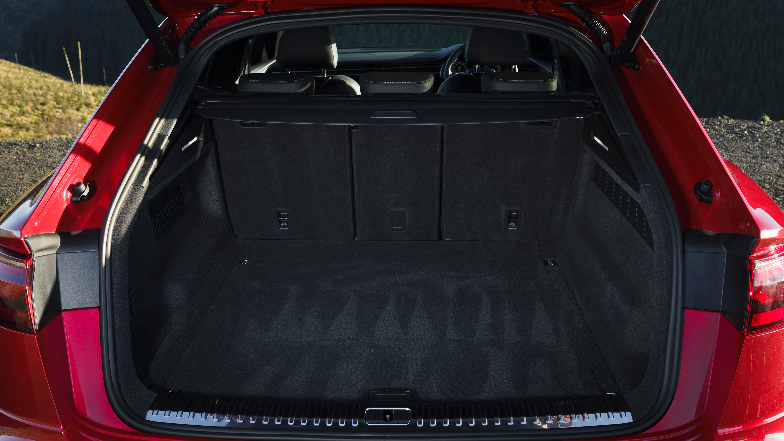 Audi Q8 - boot