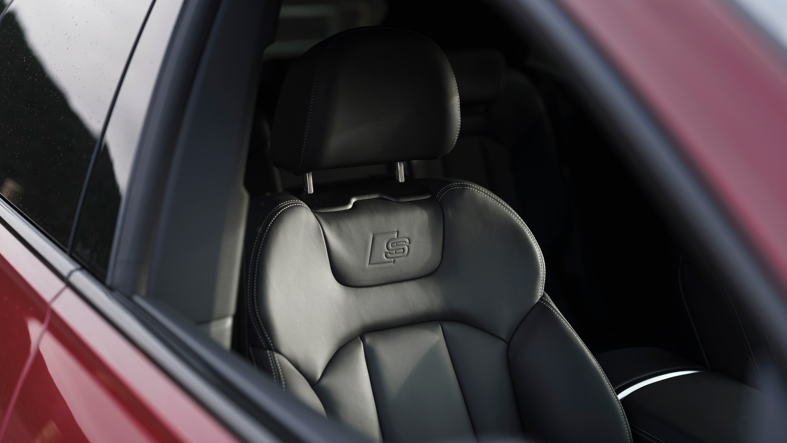 Audi Q8 - driver's seat