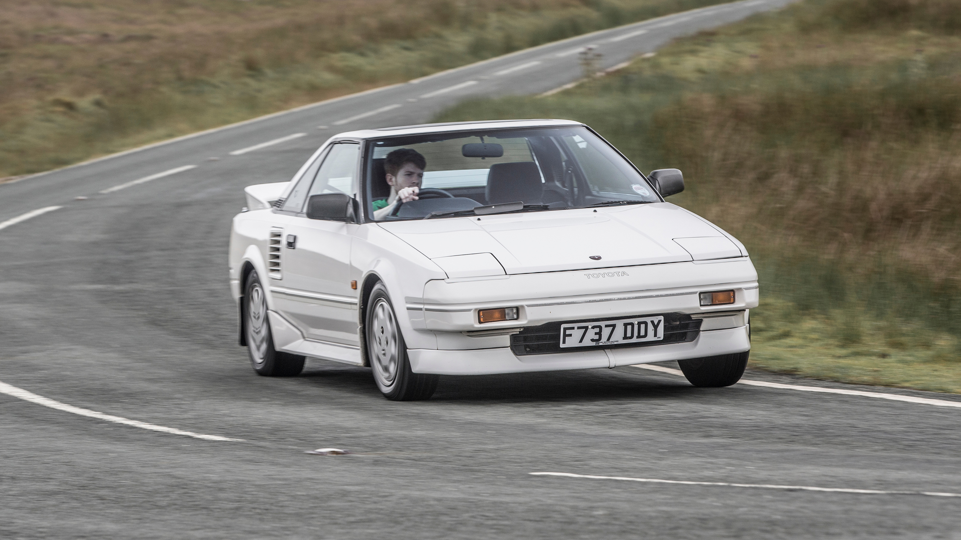 Toyota MR2 - front cornering