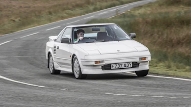 Toyota MR2 - front cornering