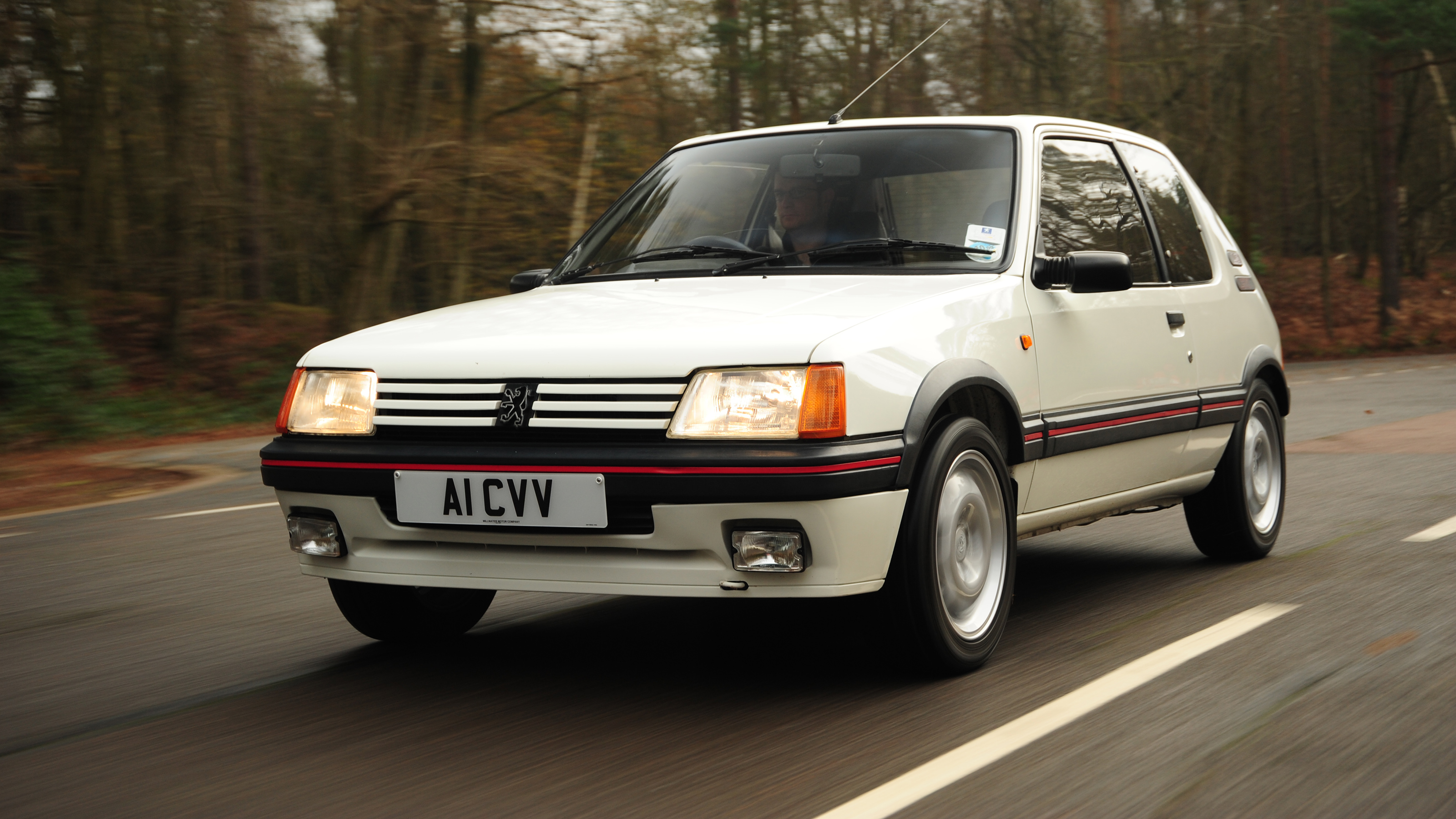 Peugeot 205 - front tracking