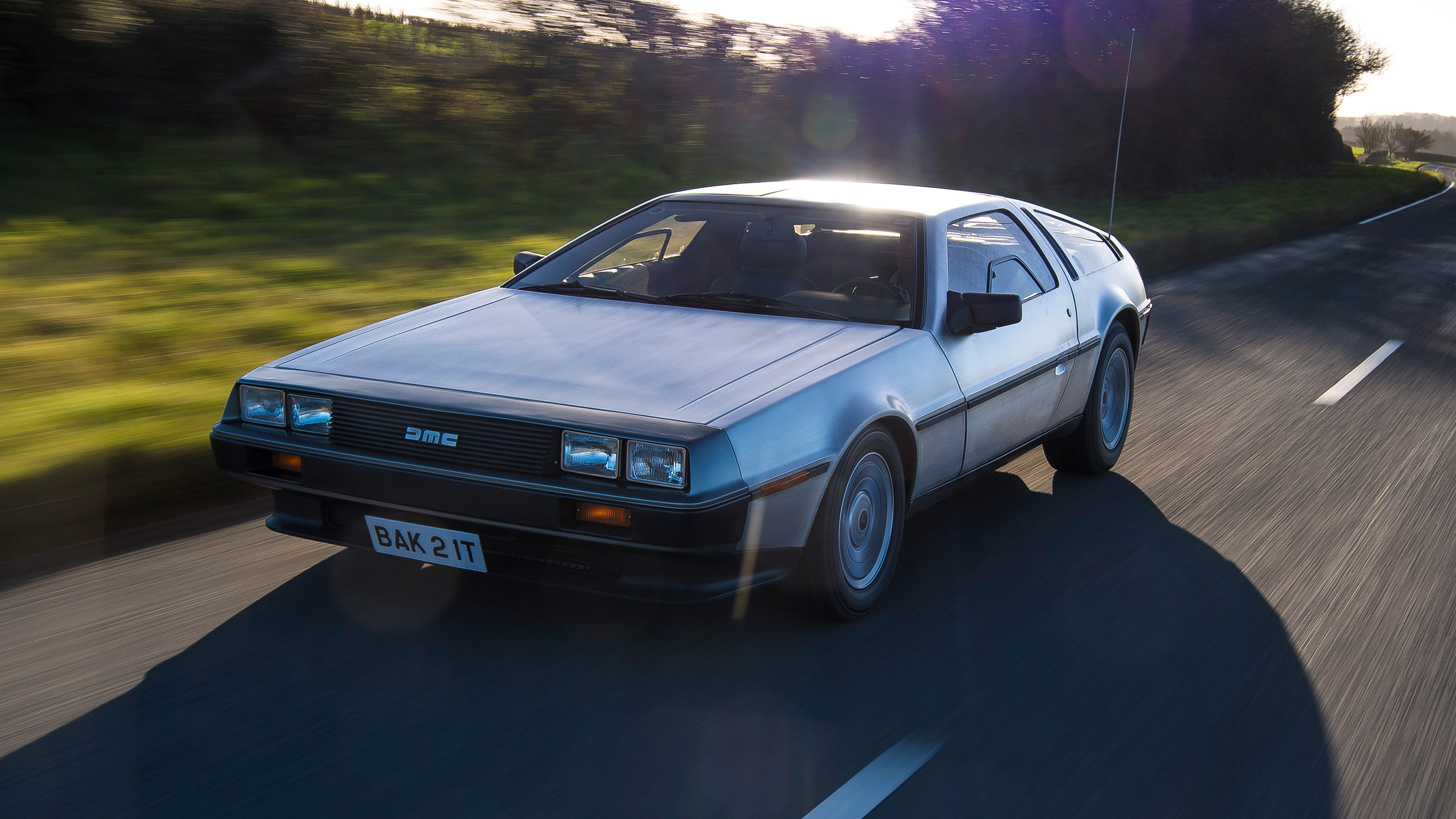 DMC DeLorean - front tracking