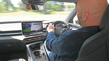 Cupra Terramar V2 - driving