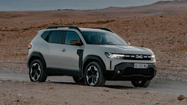 Dacia Duster AWD - front action