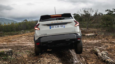 Dacia Duster AWD - full rear