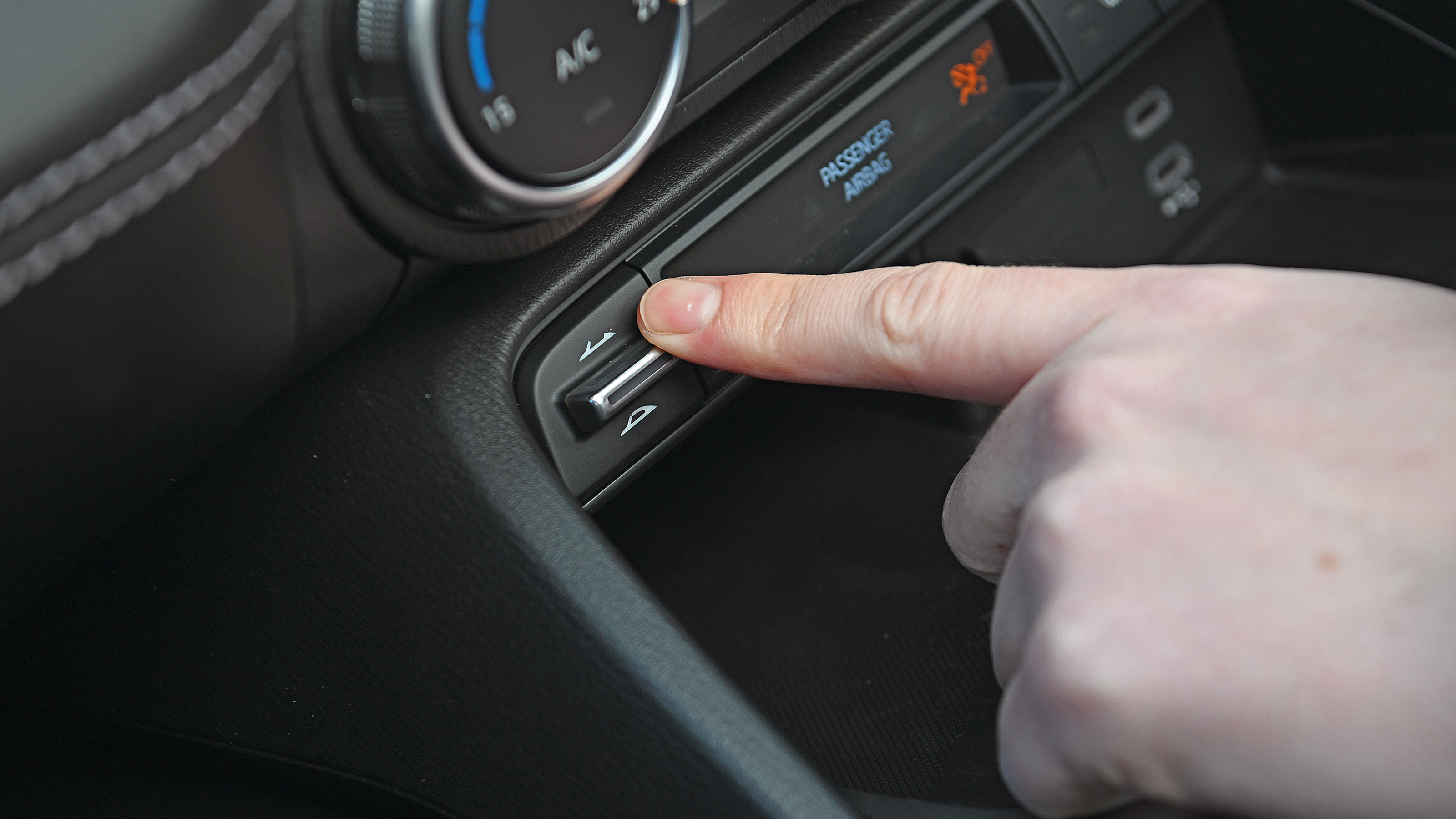 Mazda MX-5 - folding roof switch