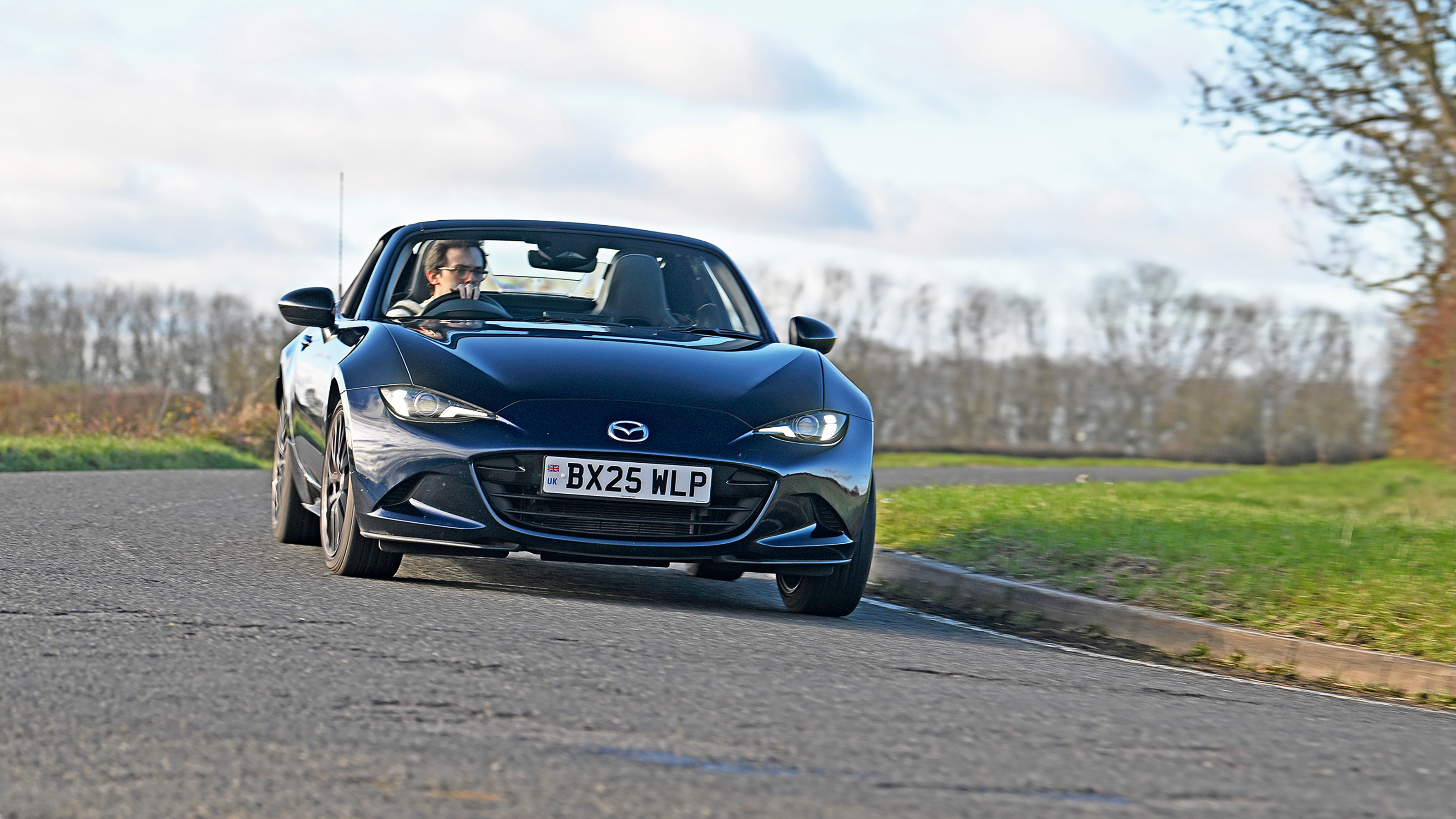 Mazda MX-5 - front cornering