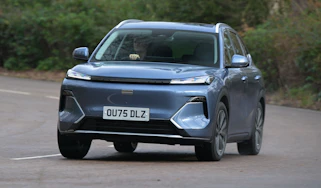 Geely Starray UK - front action