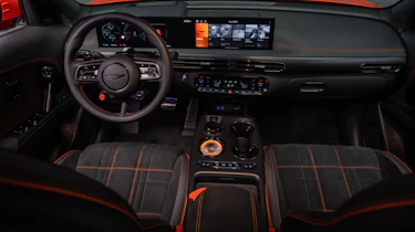 Genesis GV60 Magma - dash