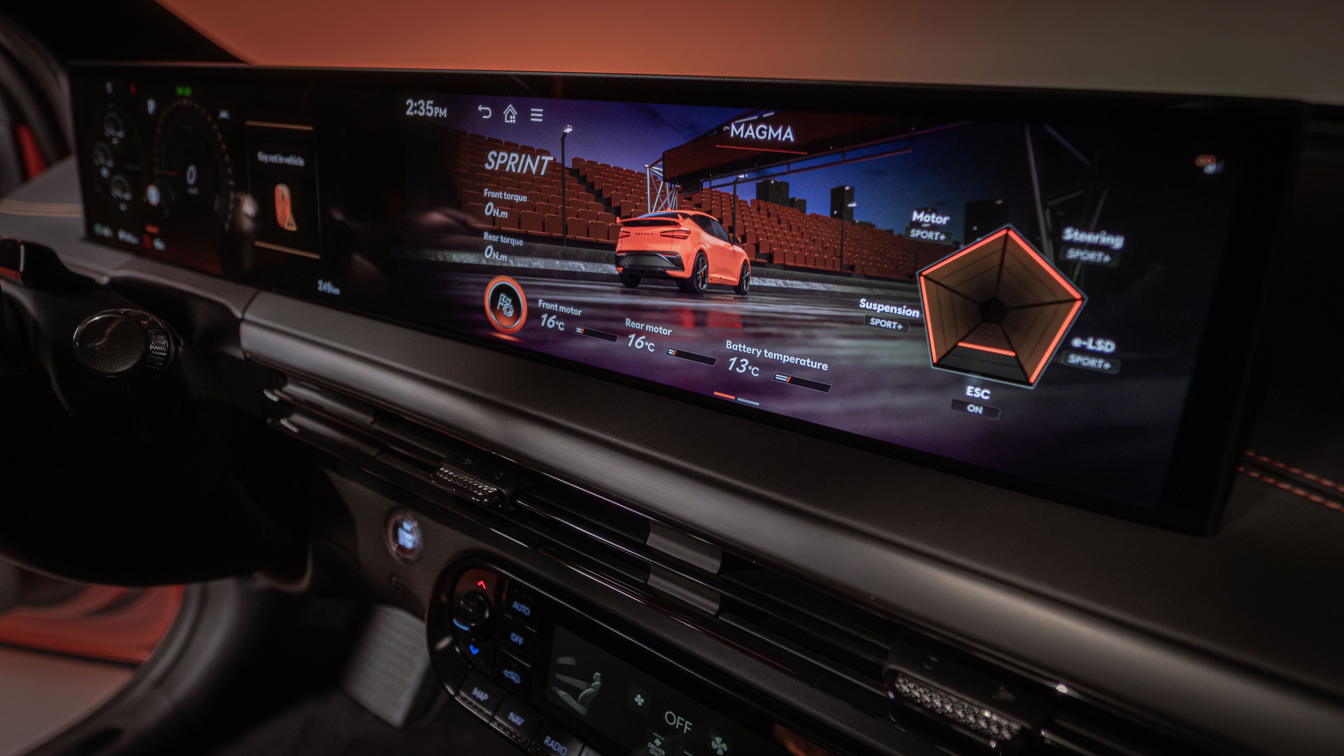 Genesis GV60 Magma - screen