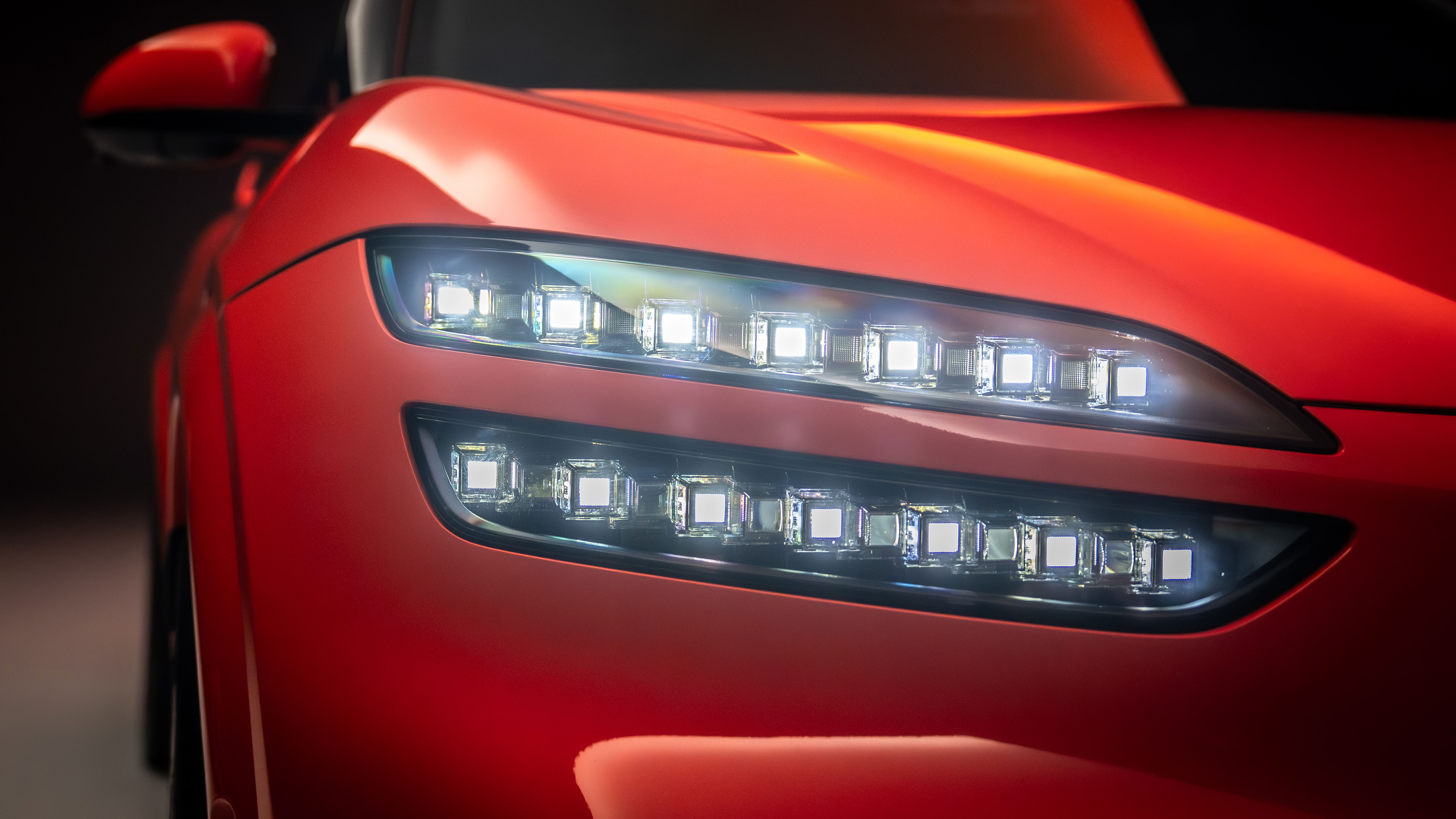 Genesis GV60 Magma - front light