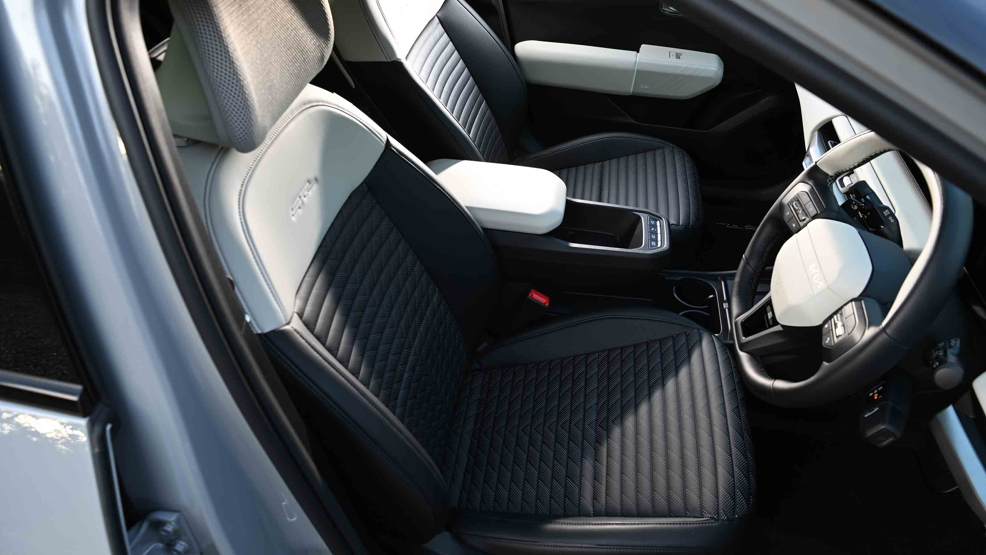 Kia EV4 - front seats