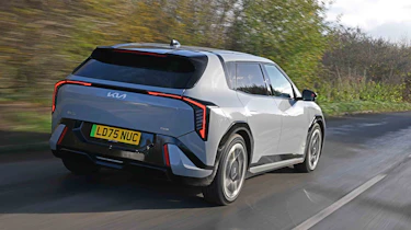 Kia EV4 - rear tracking