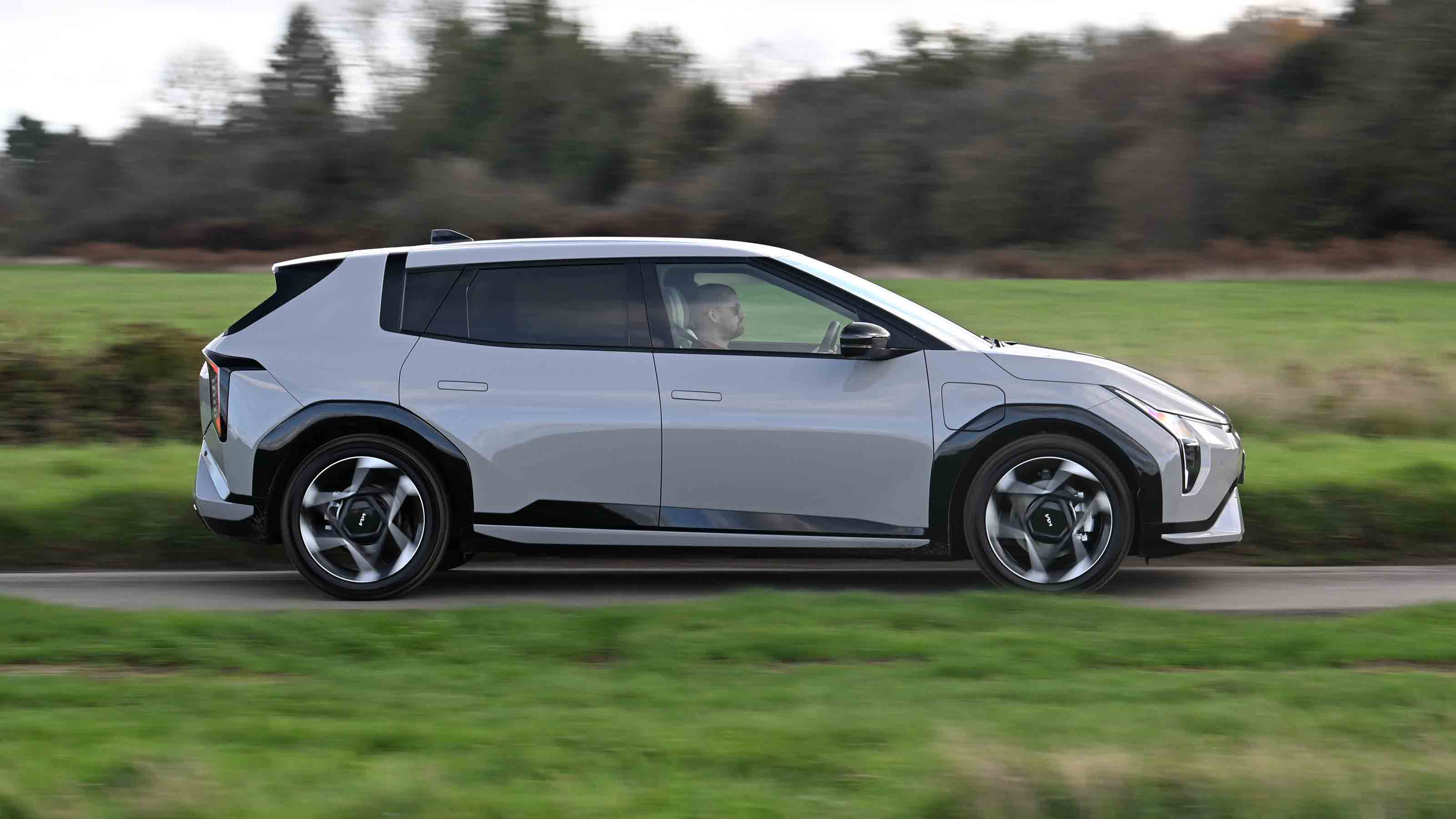 Kia EV4 - side