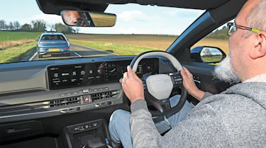 Kia K4 - driving