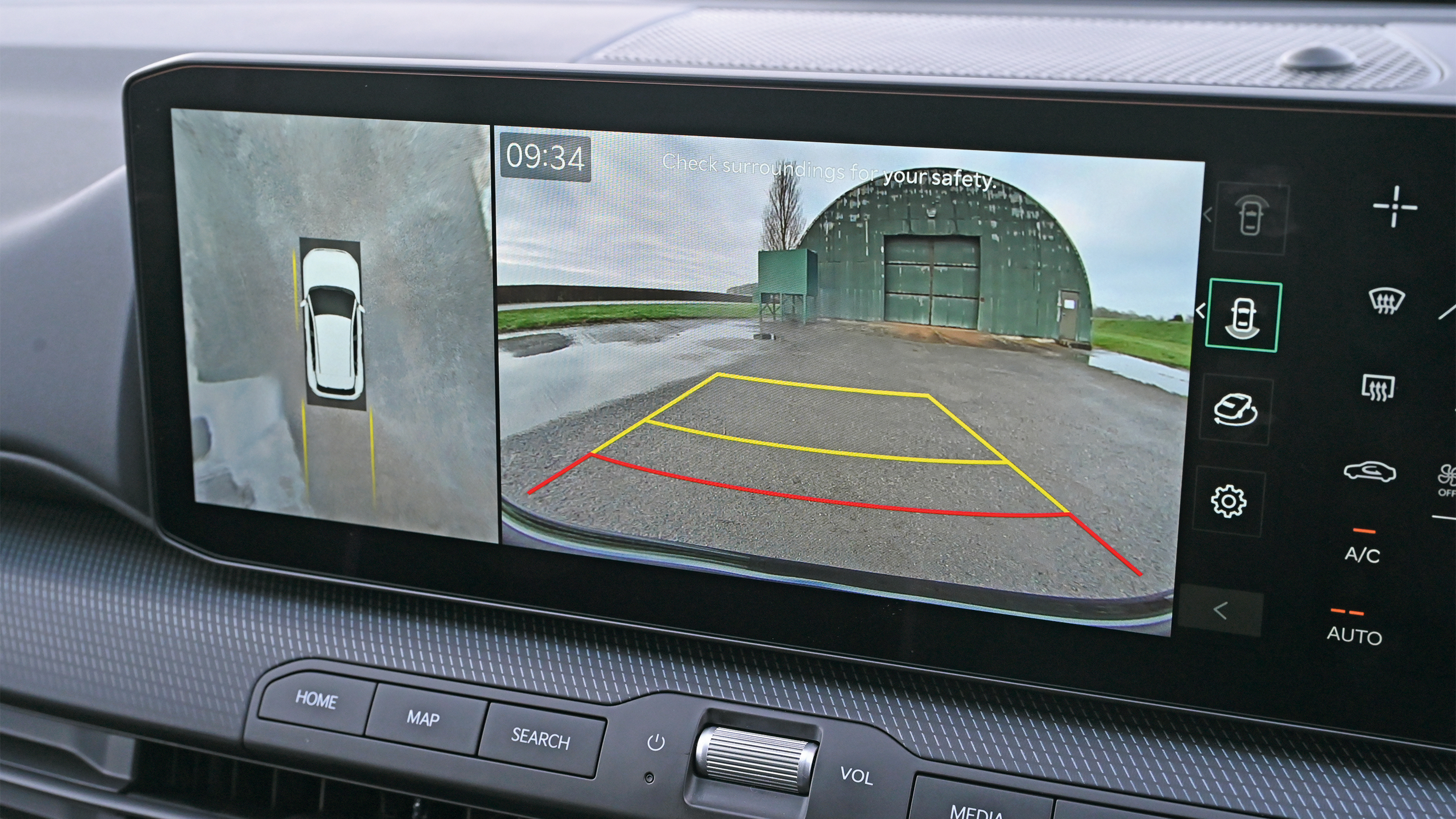 Kia K4 - reversing camera