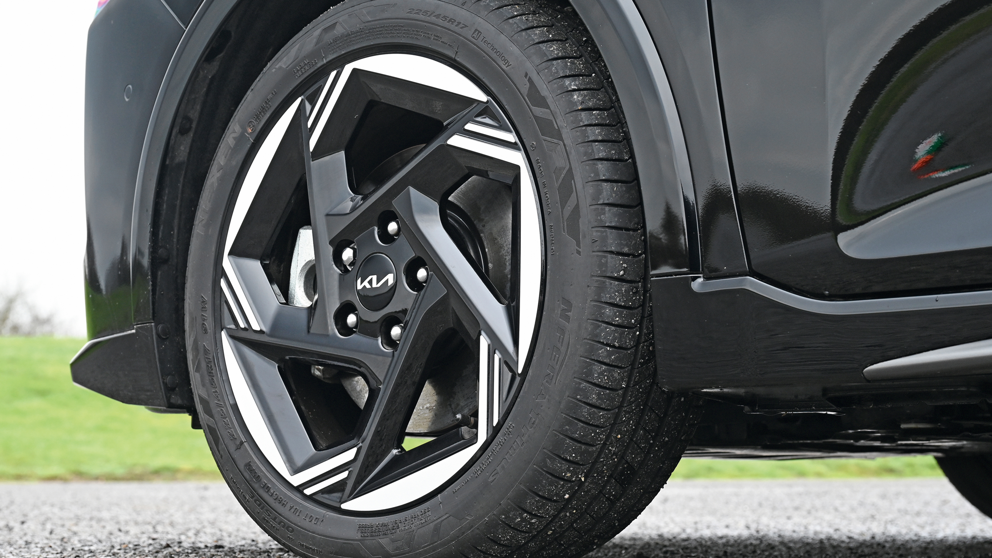 Kia K4 - wheel