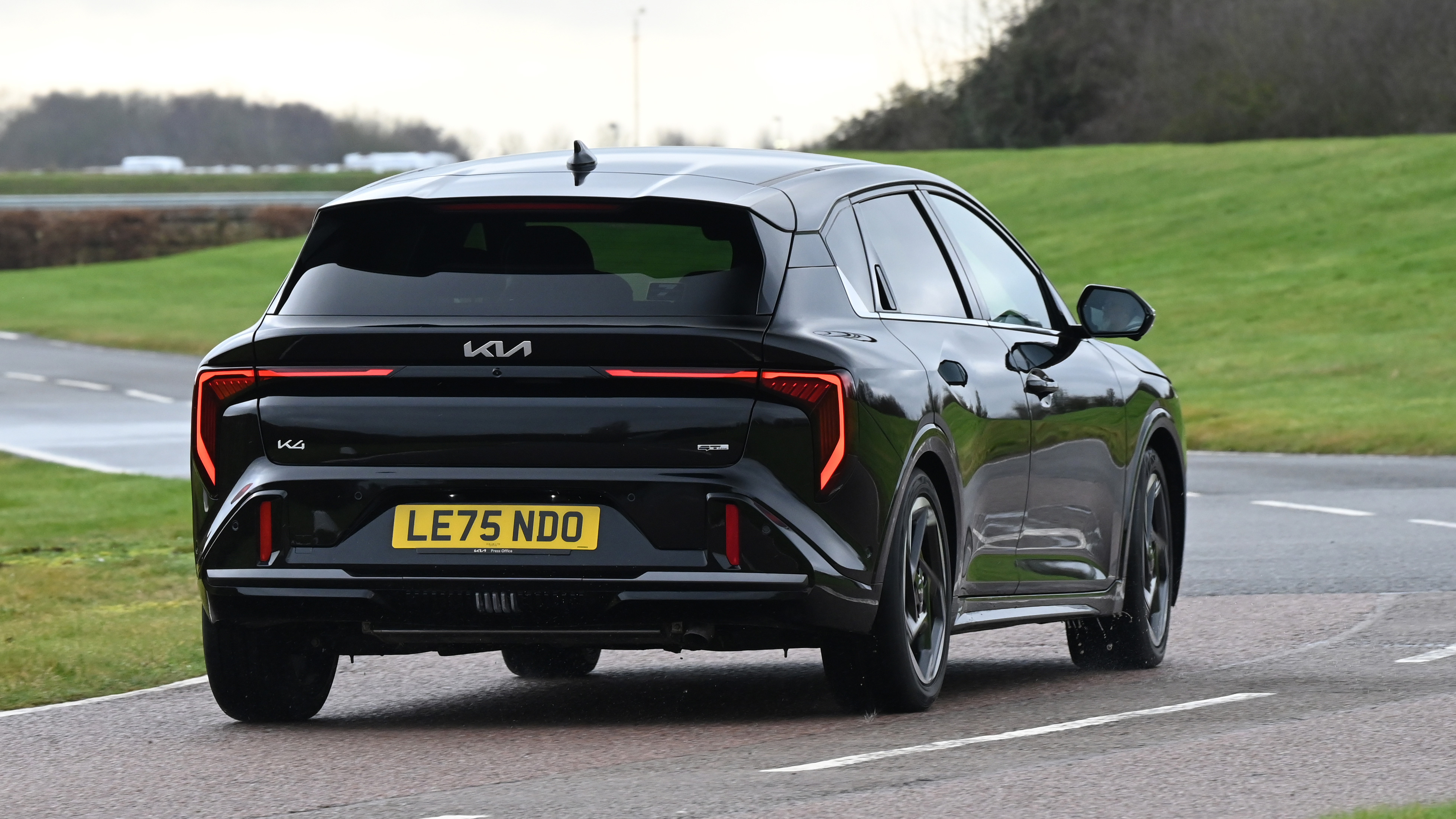 Kia K4 - rear cornering