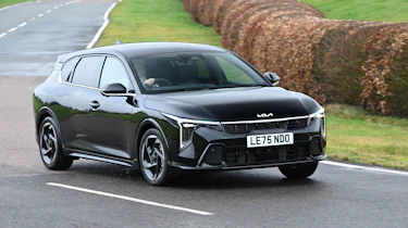 Kia K4 - front action