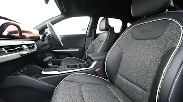 Kia K4 - front seats