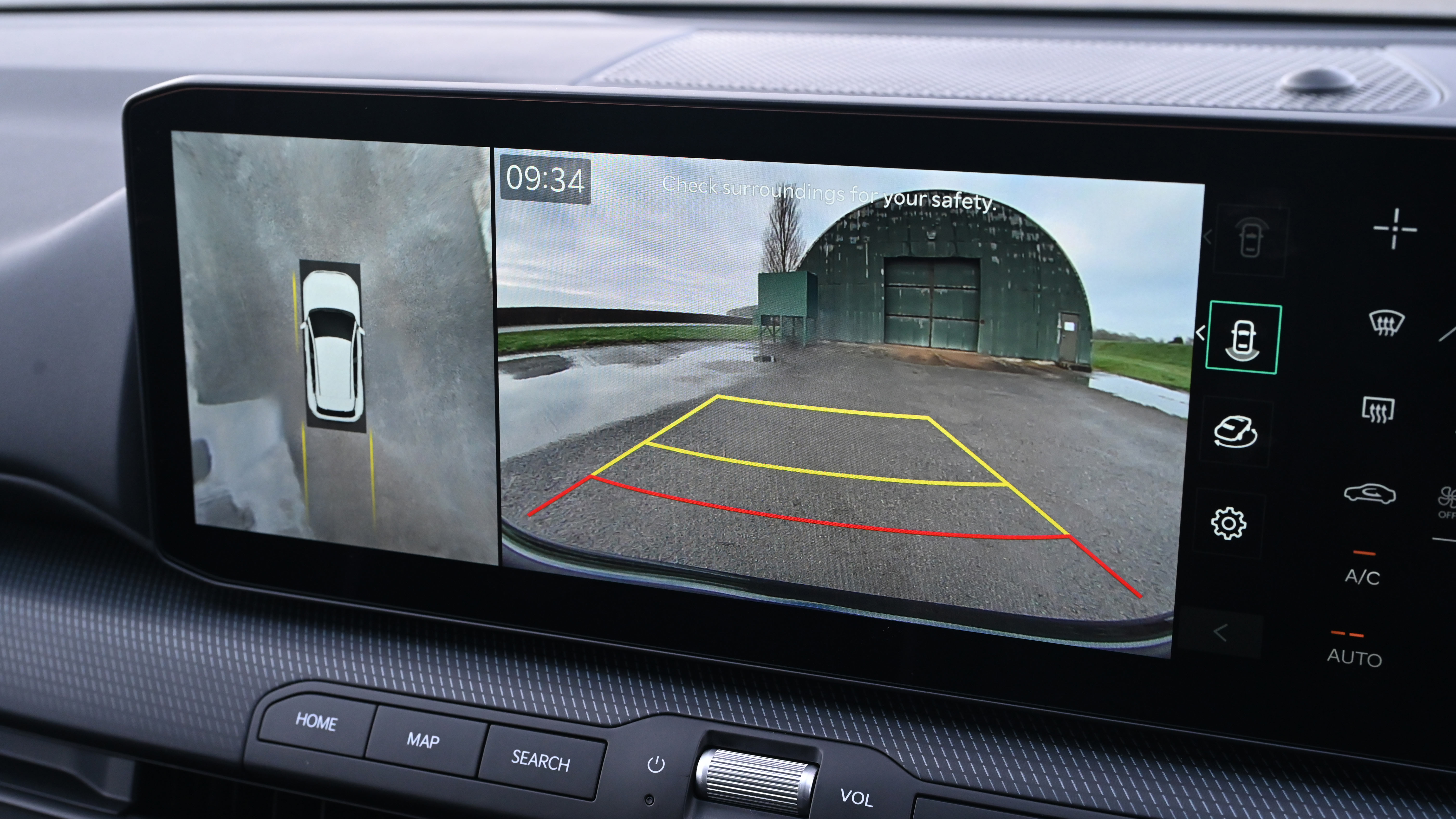 Kia K4 - reversing camera