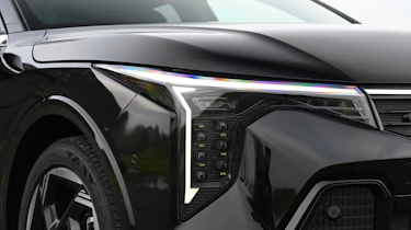 Kia K4 - front light