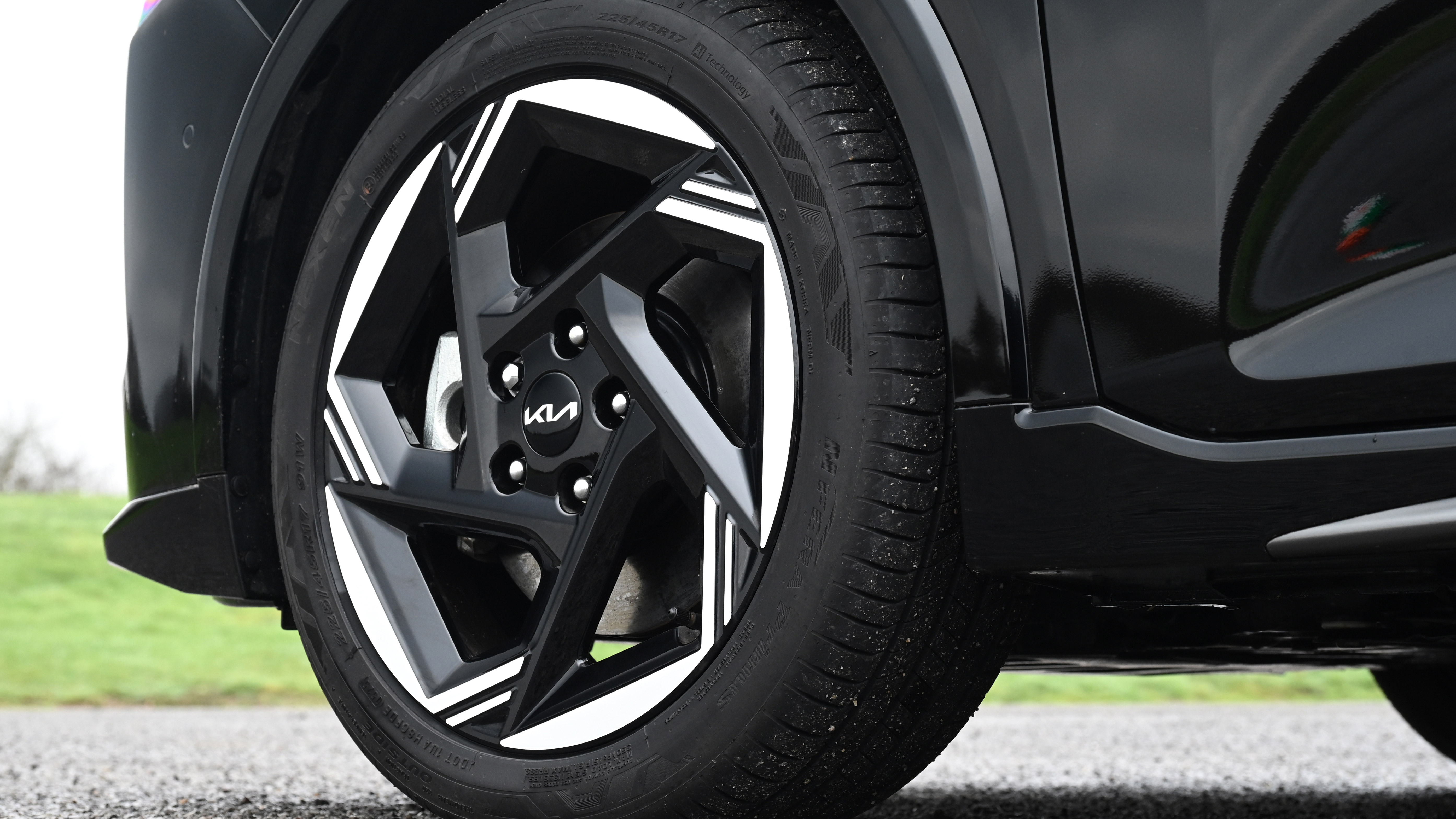Kia K4 - wheel
