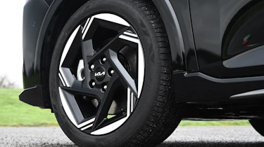 Kia K4 - wheel