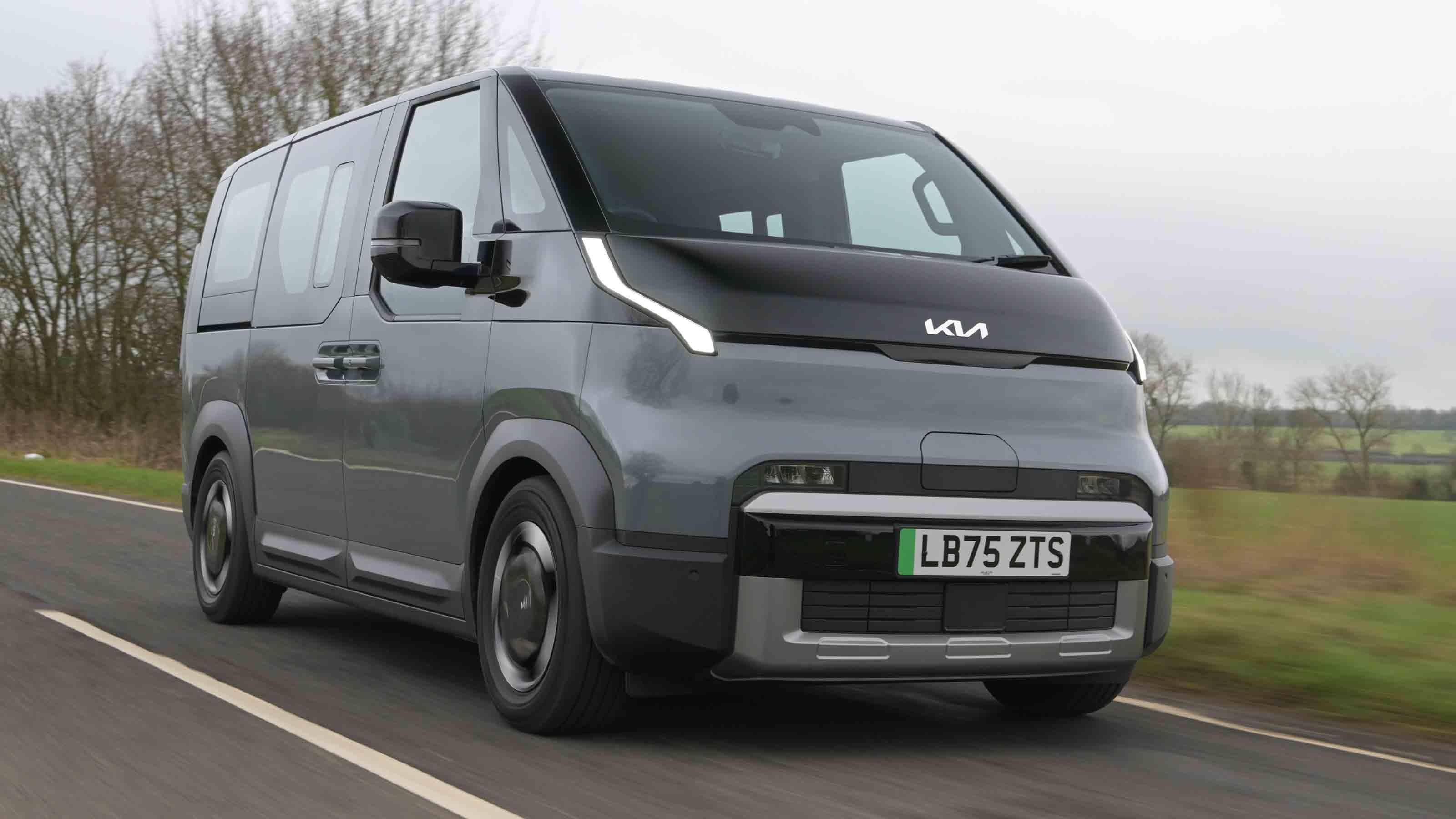 Kia PV5 - front tracking