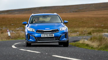 Kia XCeed - front cornering