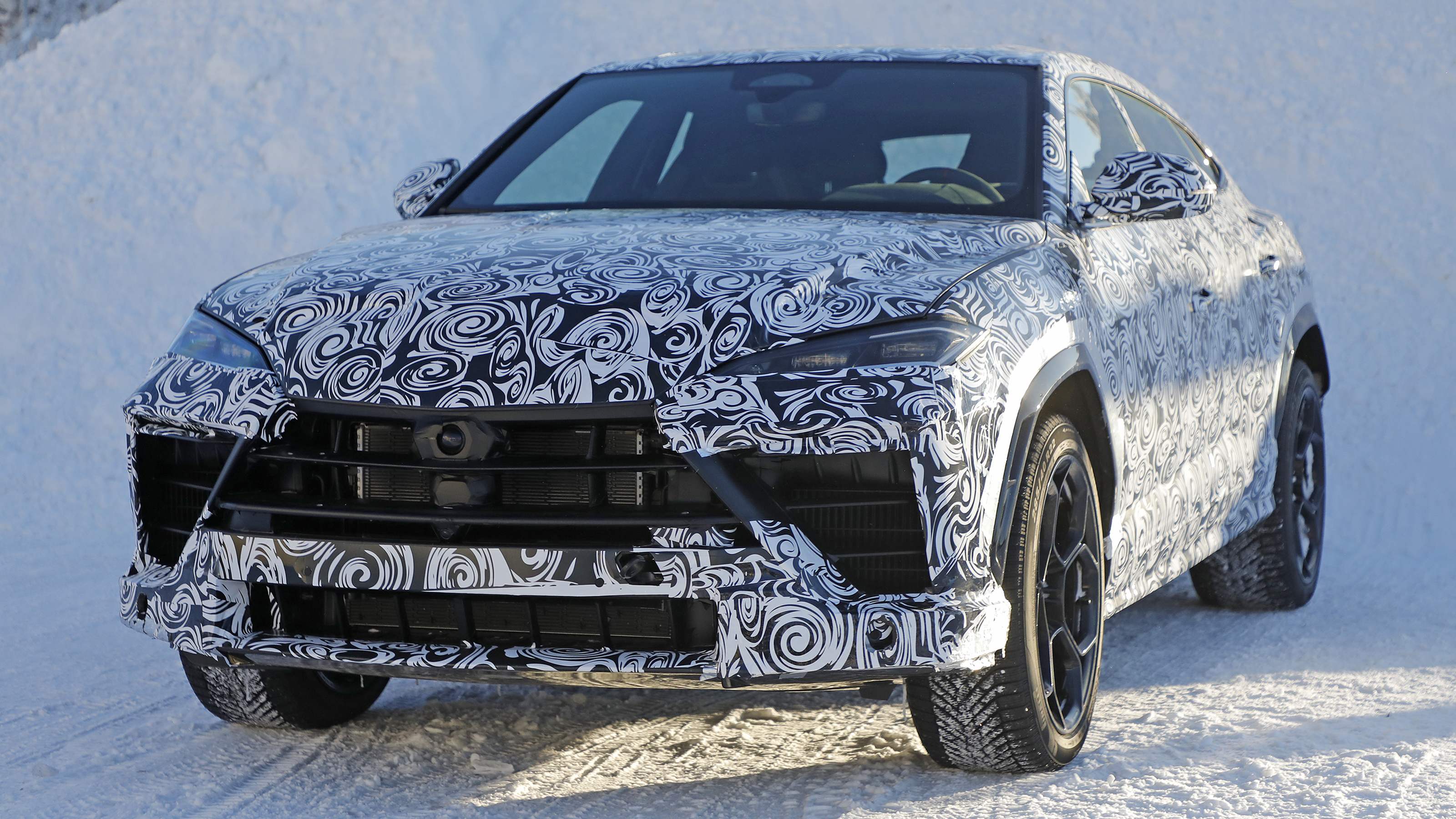 Lamborghini Urus SE Performante - front 3/4