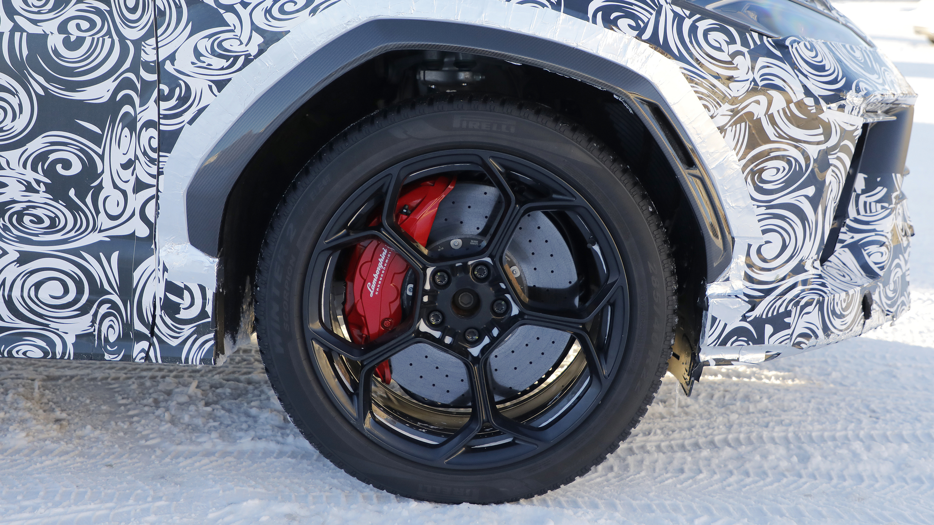 Lamborghini Urus SE Performante - front wheel