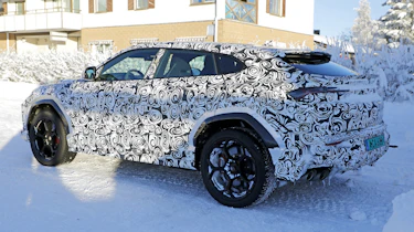 Lamborghini Urus SE Performante - rear angled