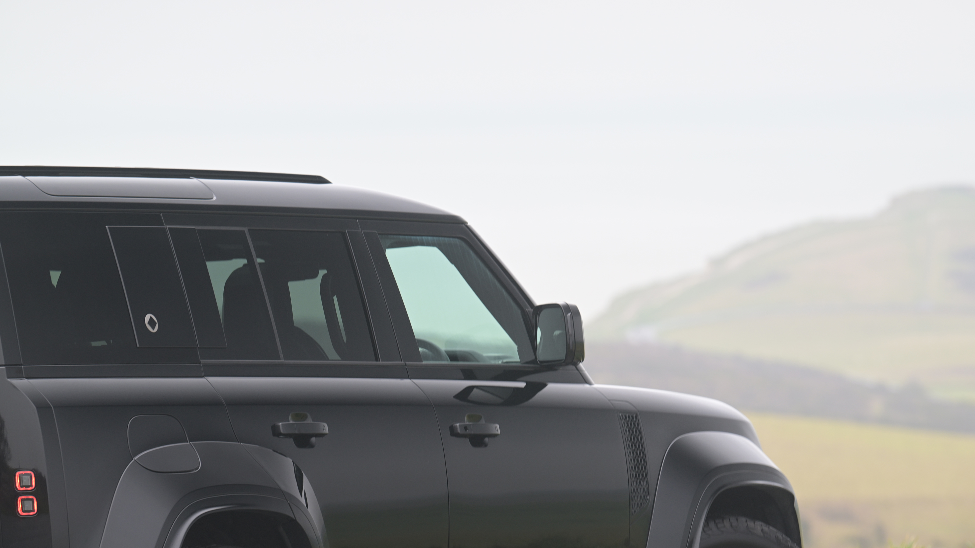 Land Rover Defender OCTA Black - doors
