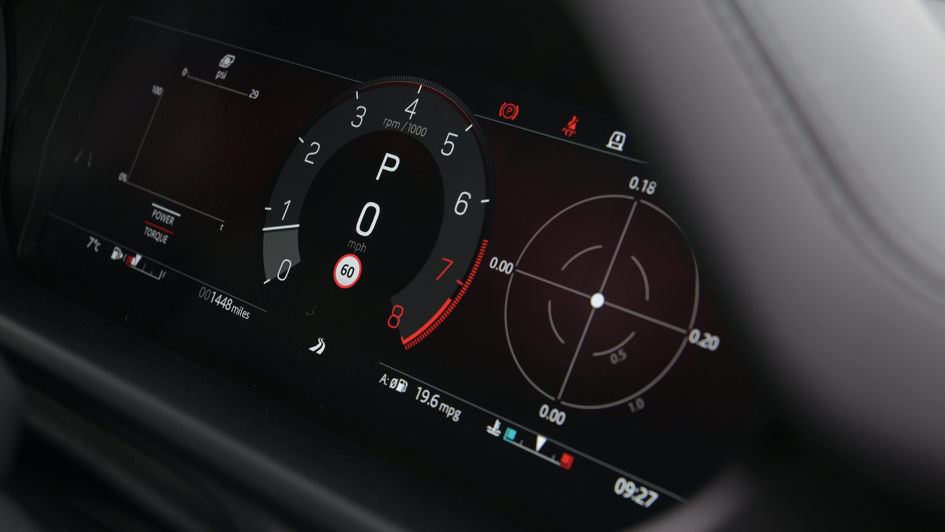 Land Rover Defender OCTA Black - driver's display