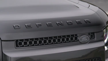 Land Rover Defender OCTA Black - bonnet badging