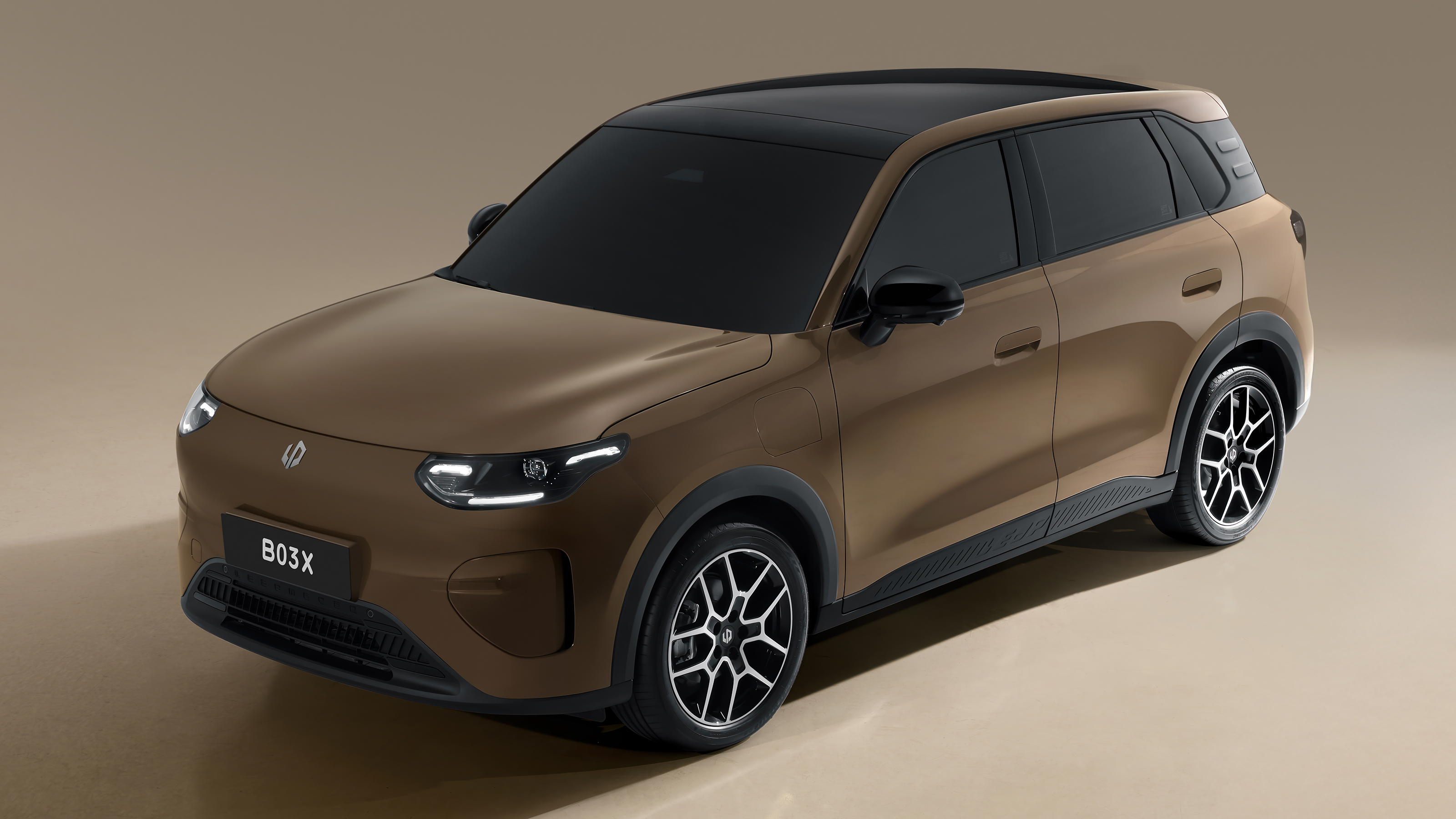 Leapmotor B03X (brown) - front
