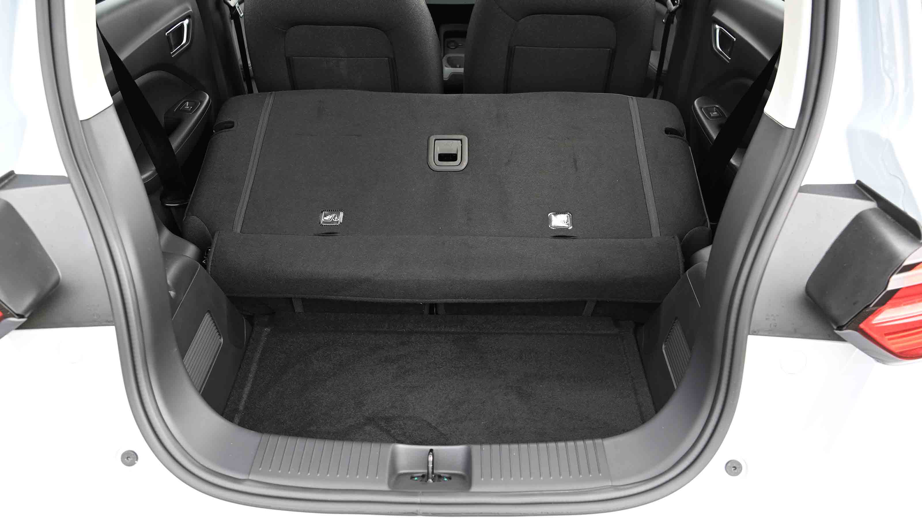 Leapmotor T03 - boot, seats folded