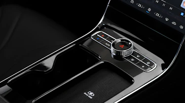 Lepas L8 - interior